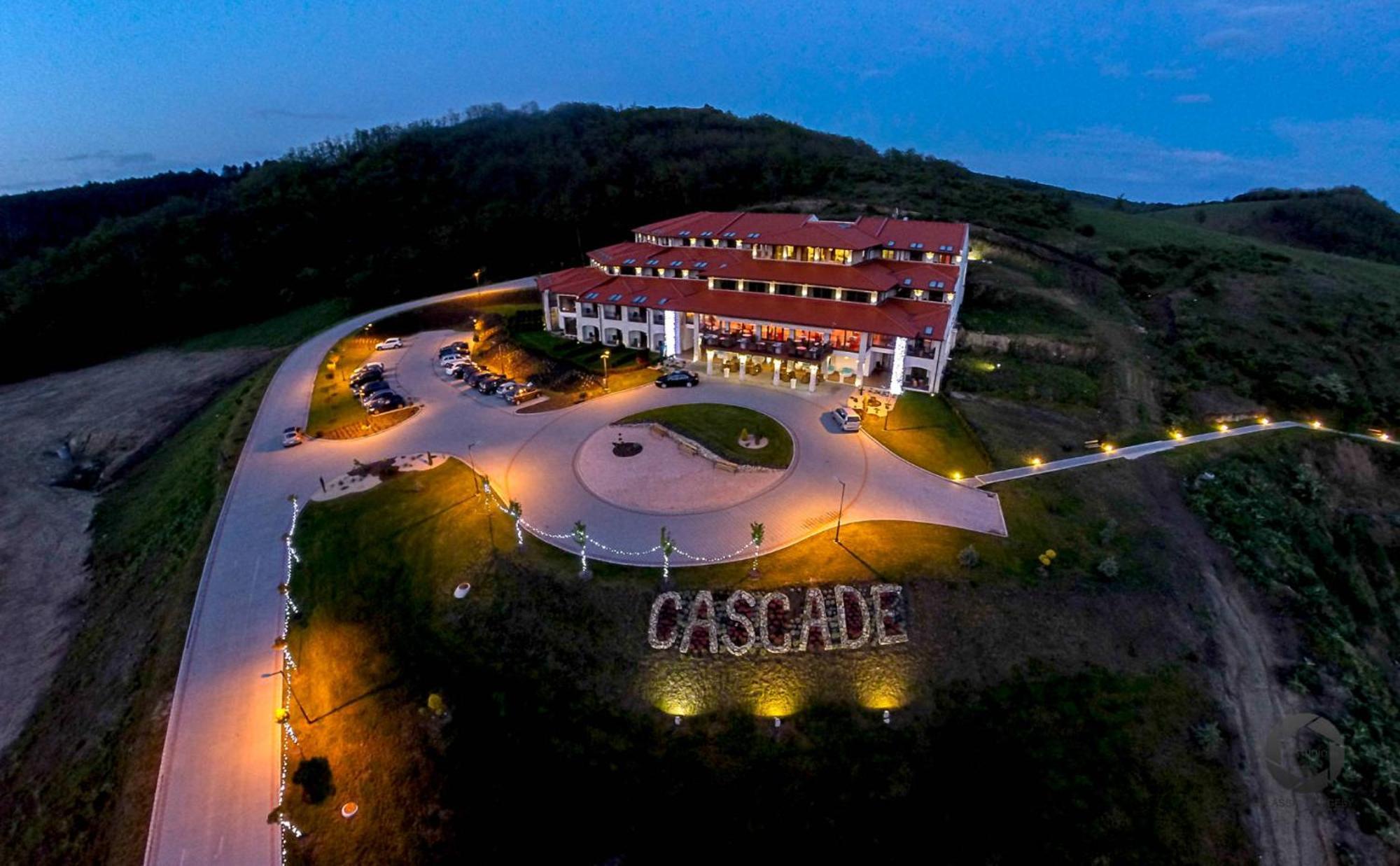 Hotel Cascade Resort & Spa Демьен Экстерьер фото